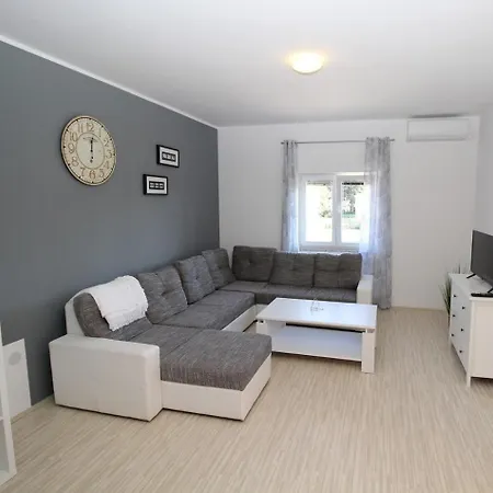 Apartment Loli Ugljan