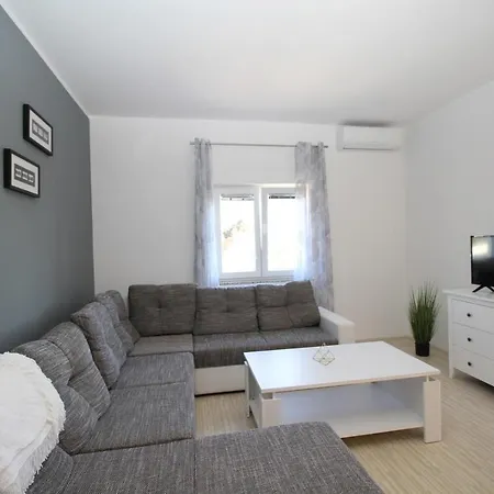 Apartment Loli Ugljan