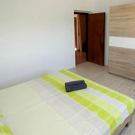 Apartment Loli Ugljan